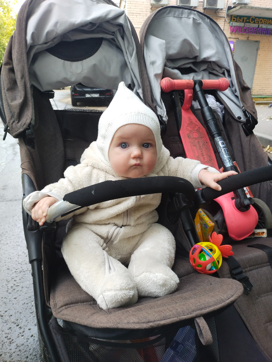 Пока со мной только один ребёнок. Гулять, так гулять)))