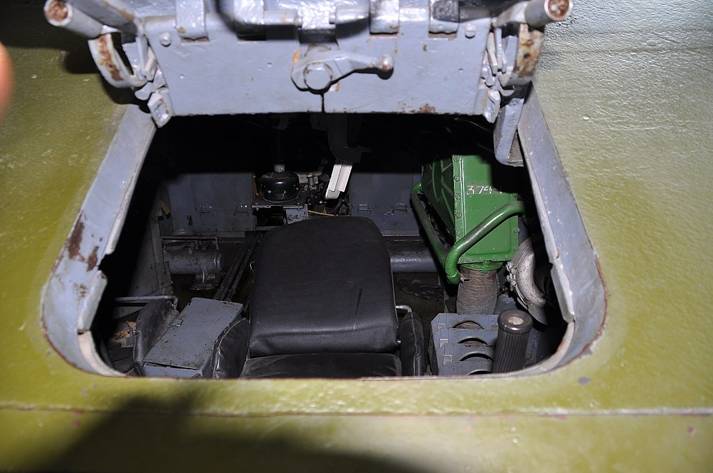 Посадочное место рядом с водителем.