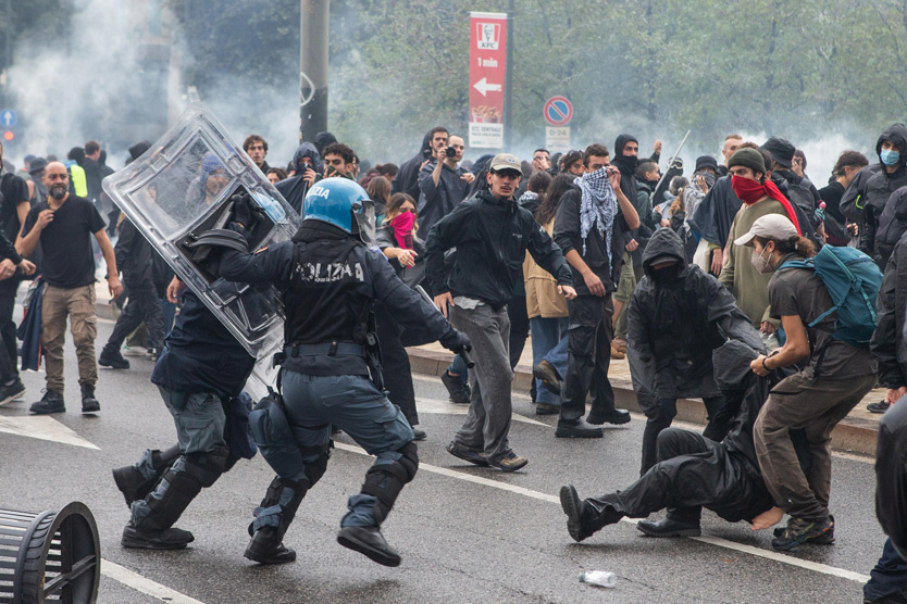    Протесты в Италии в поддержку палестинцев   
Фото: Davide Canella / EPA / TASS