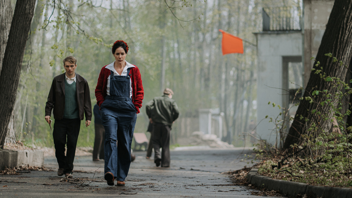 Ольга Сутулова в сериале «Атом». Фото: телеканал «Россия»