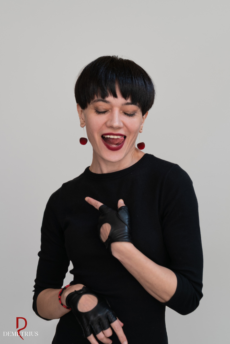 Стрижка Текстурный Sassoon на передовом курсе школы парикмахерского искусства Деметриус Sassoon в текстуре