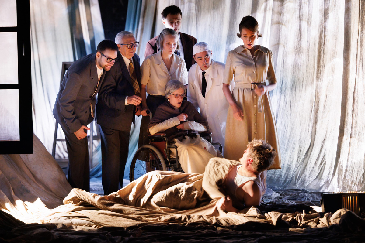 Друзья и доктор навестили Митю, фото СТИ