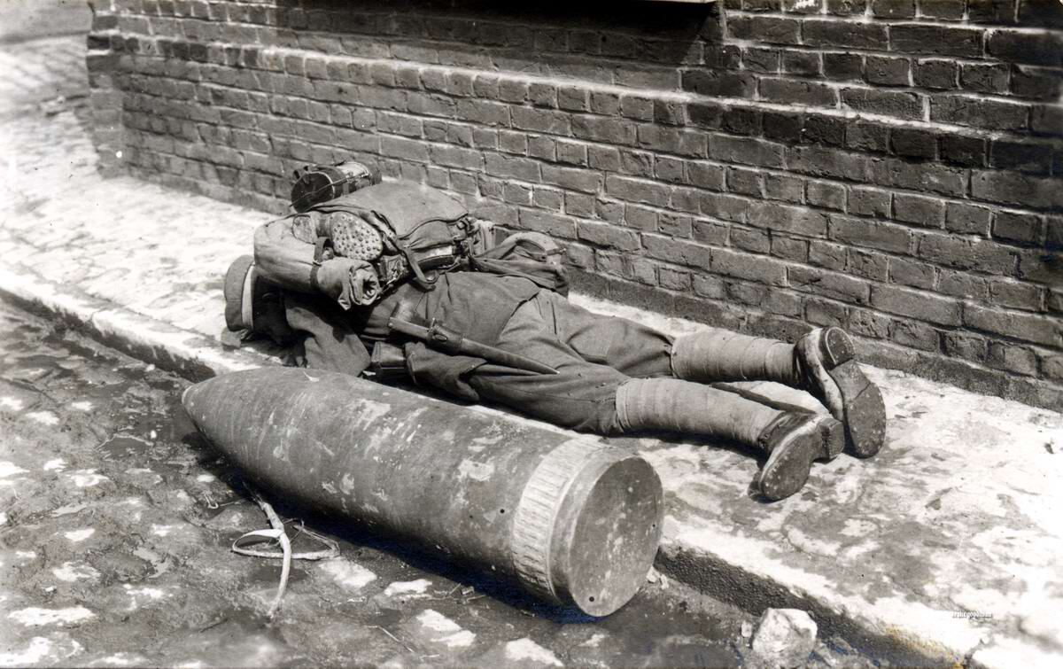 Снаряд калибра 30,5 см для уничтожения хорошо укрепленных боевых позиций. Фото взято из открытых источников