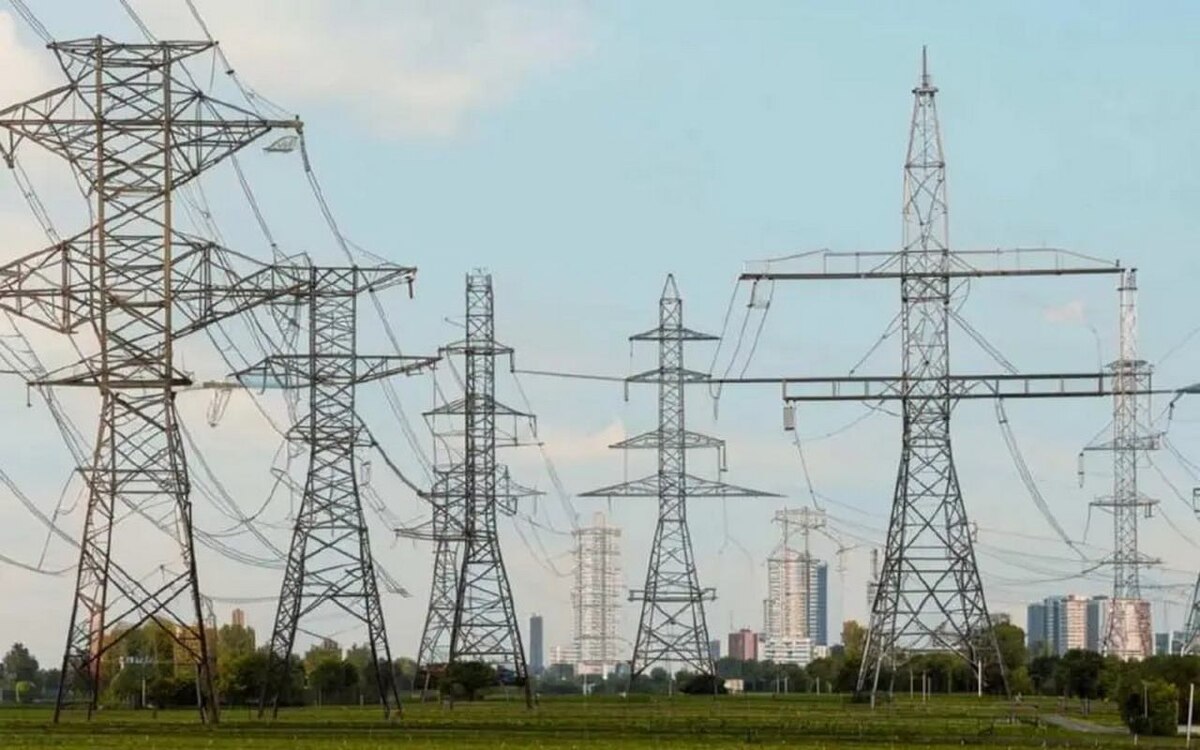    Воронежская горэлектросеть получила кредит на 1 млрд рублей для развития и дивидендов Иллюстрация сгенерирована нейросетью Kandinsky