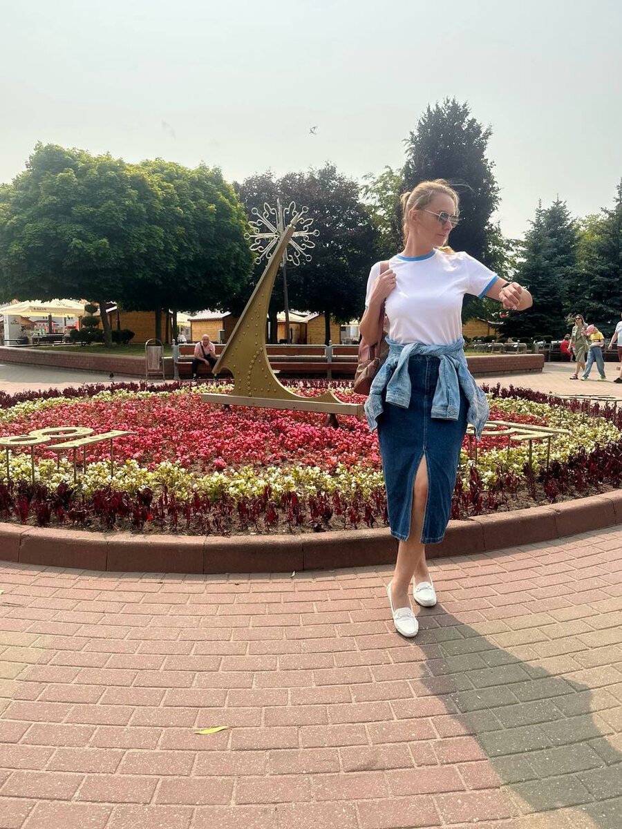 На фото: 
ведущая прогноза погоды на канале ТВЦ Алёна Дублюк
