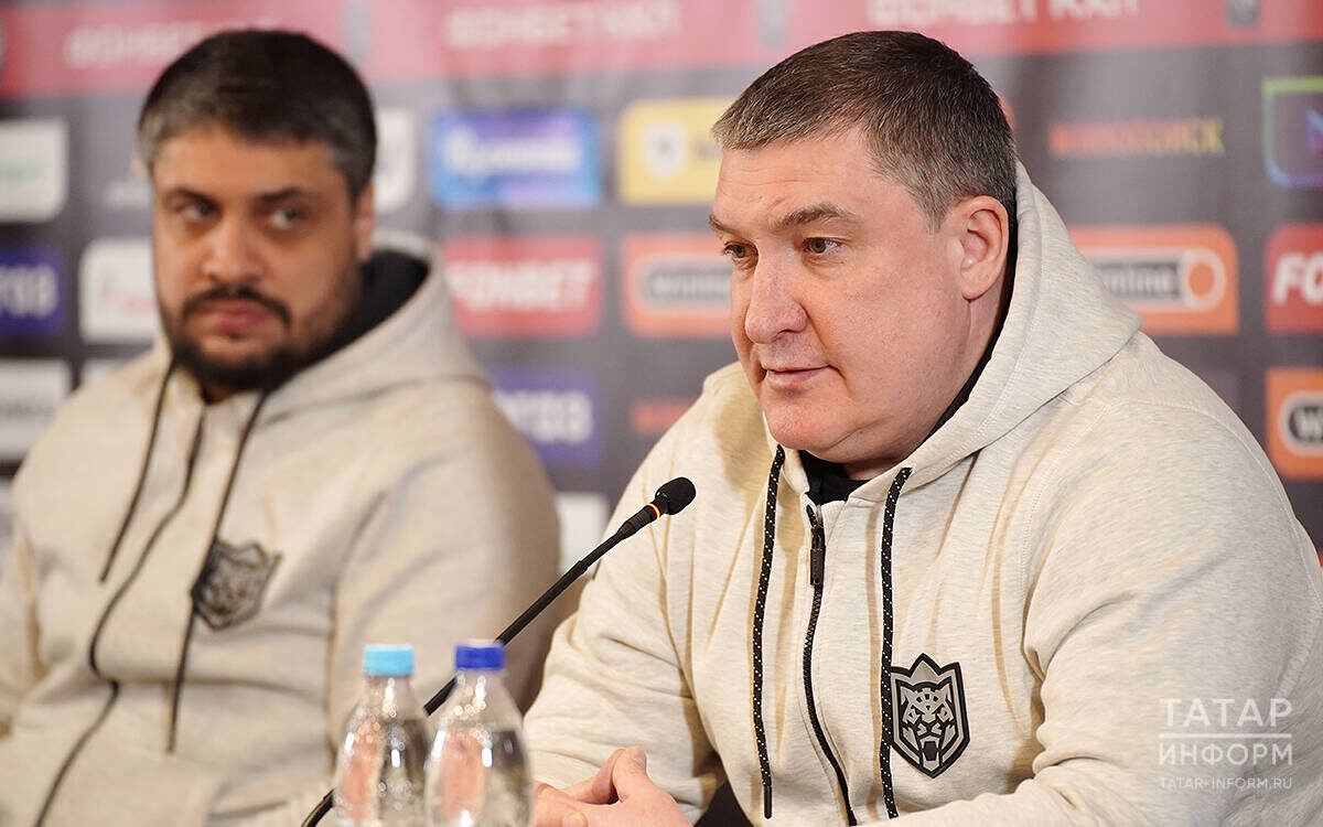 Разговоры о скорой отставке Анвара Гатиятулина с поста главного тренера «Ак Барса» вспыхнули с новой силойФото: © Владимир Васильев / «Татар-информ»