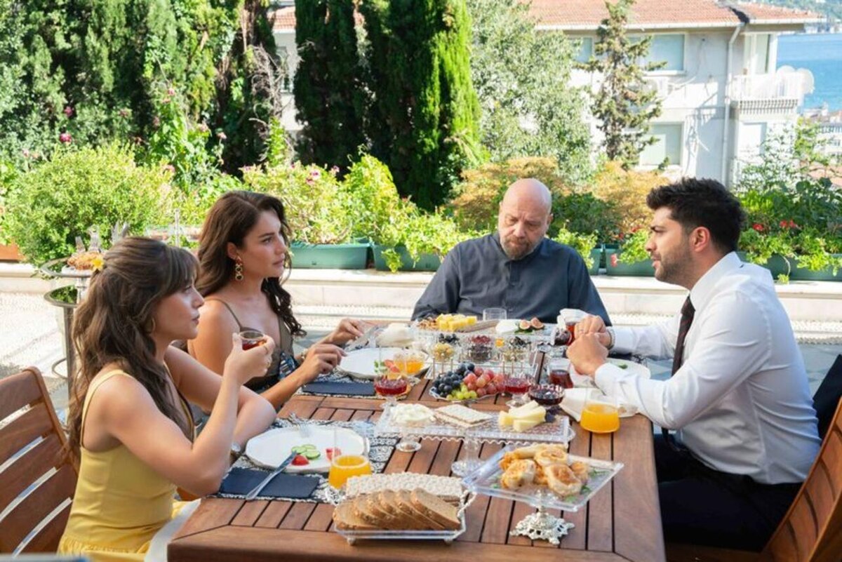    «Клюквенный щербет», 2022 — настоящее время кадр из сериала