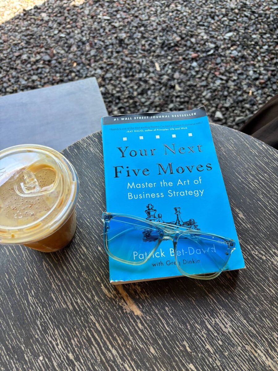 А еще пить кофе и читать, если быть честной