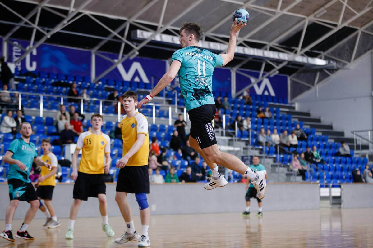    Александр Писаренко в атаке