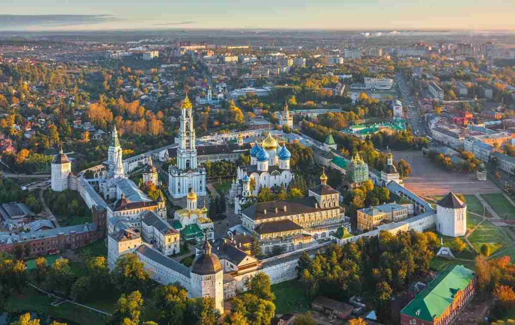 Источник: https://arkaim.by/catalog/avtobusnye-tury/tur-po-zolotomu-koltsu-rossii-iz-minska/