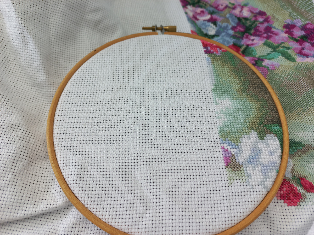 Фрагмент вышивки по набору от фирмы Панна Ц-1184 "Флоксы", 4 апреля 2025 года