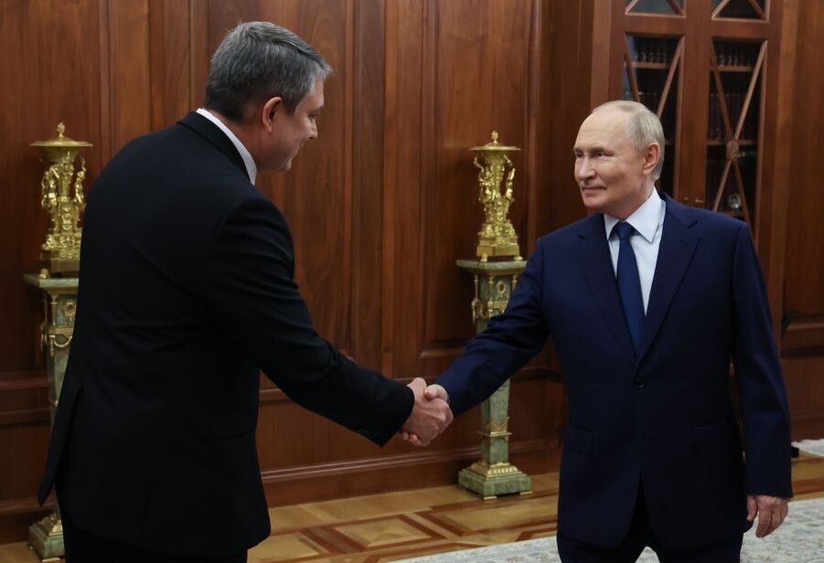    Президент РФ Владимир Путин и глава ЛНР Леонид Пасечник / Источник: © Александр Казаков/РИА Новости