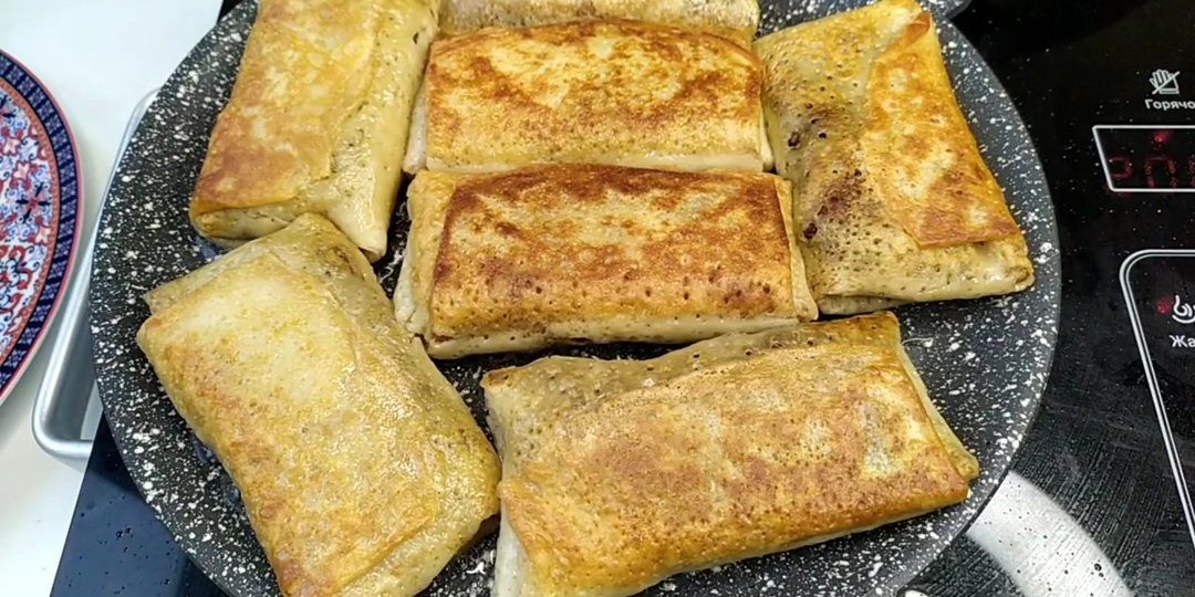 Тонкие блины с куриной печенью и грибами🥞