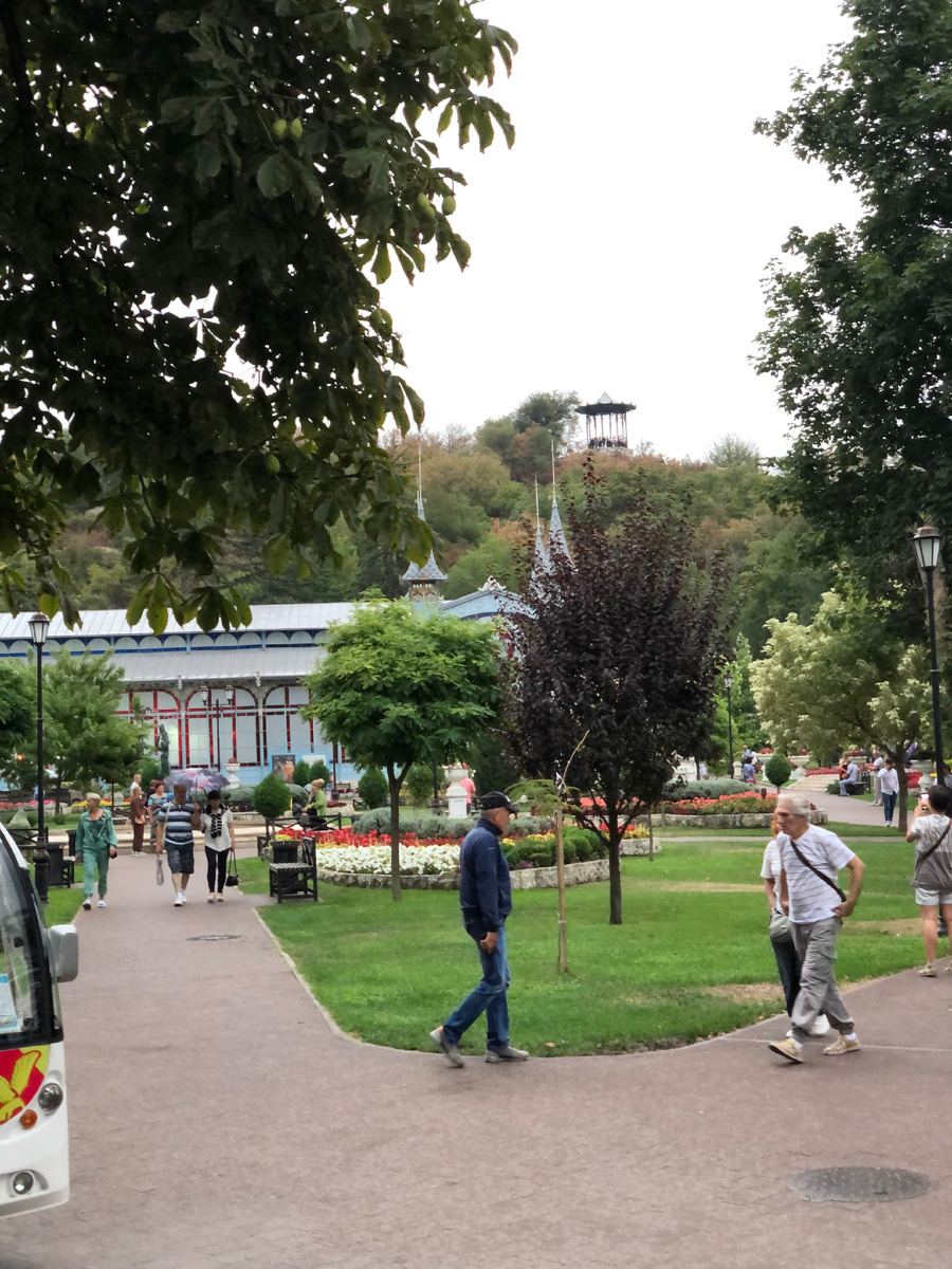 Лермонтовская галерея в Пятигорске. Фото автора.