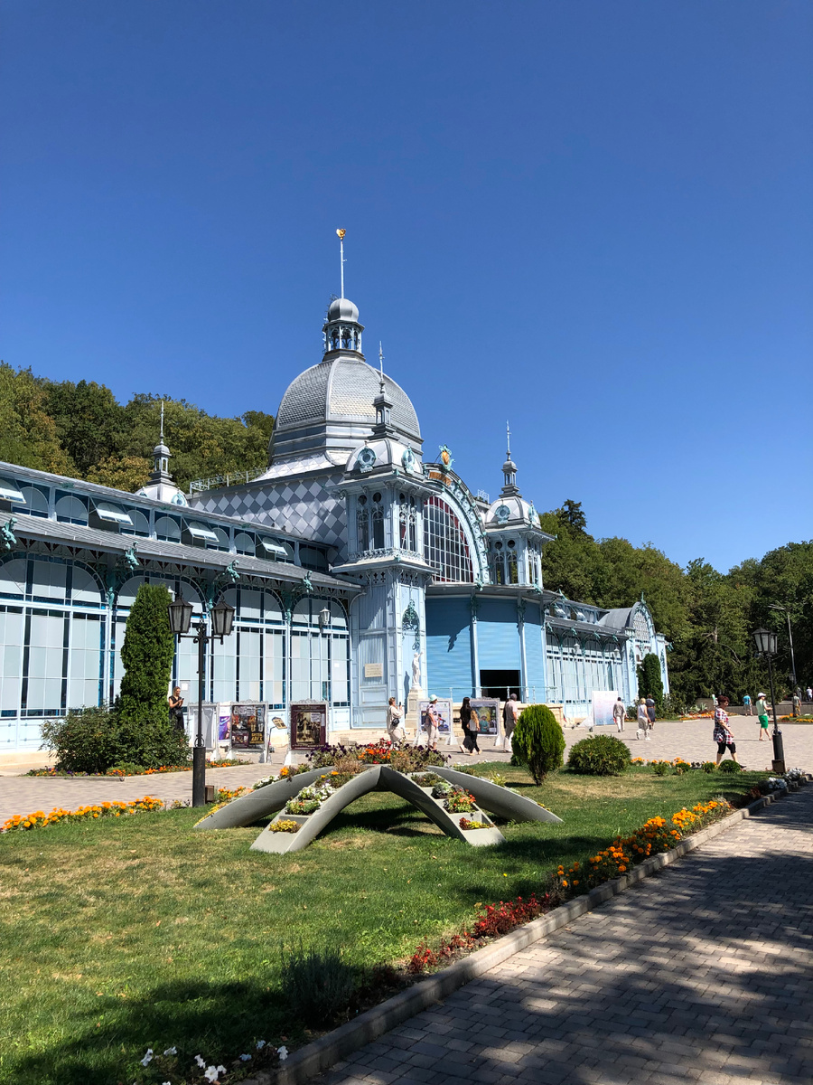 Пушкинская галерея в Железноводске. Фото автора.