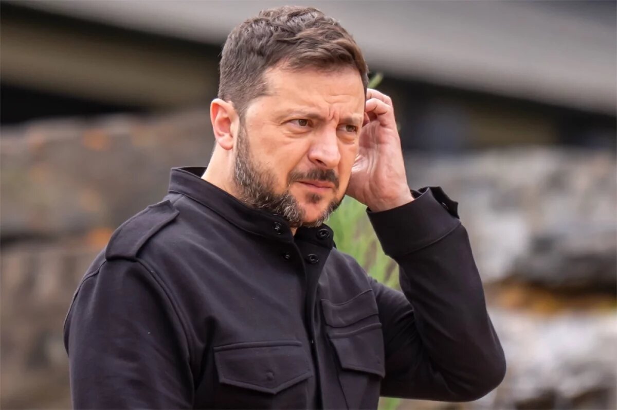    На встрече с Трампом Зеленский опять попросит, чтобы американская сторона ввела новые санкции против России, поднимет вопрос о гарантиях безопасности и дополнительной военной помощи.