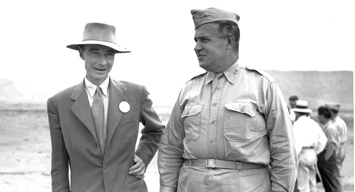 Оппенгеймер и Гровс