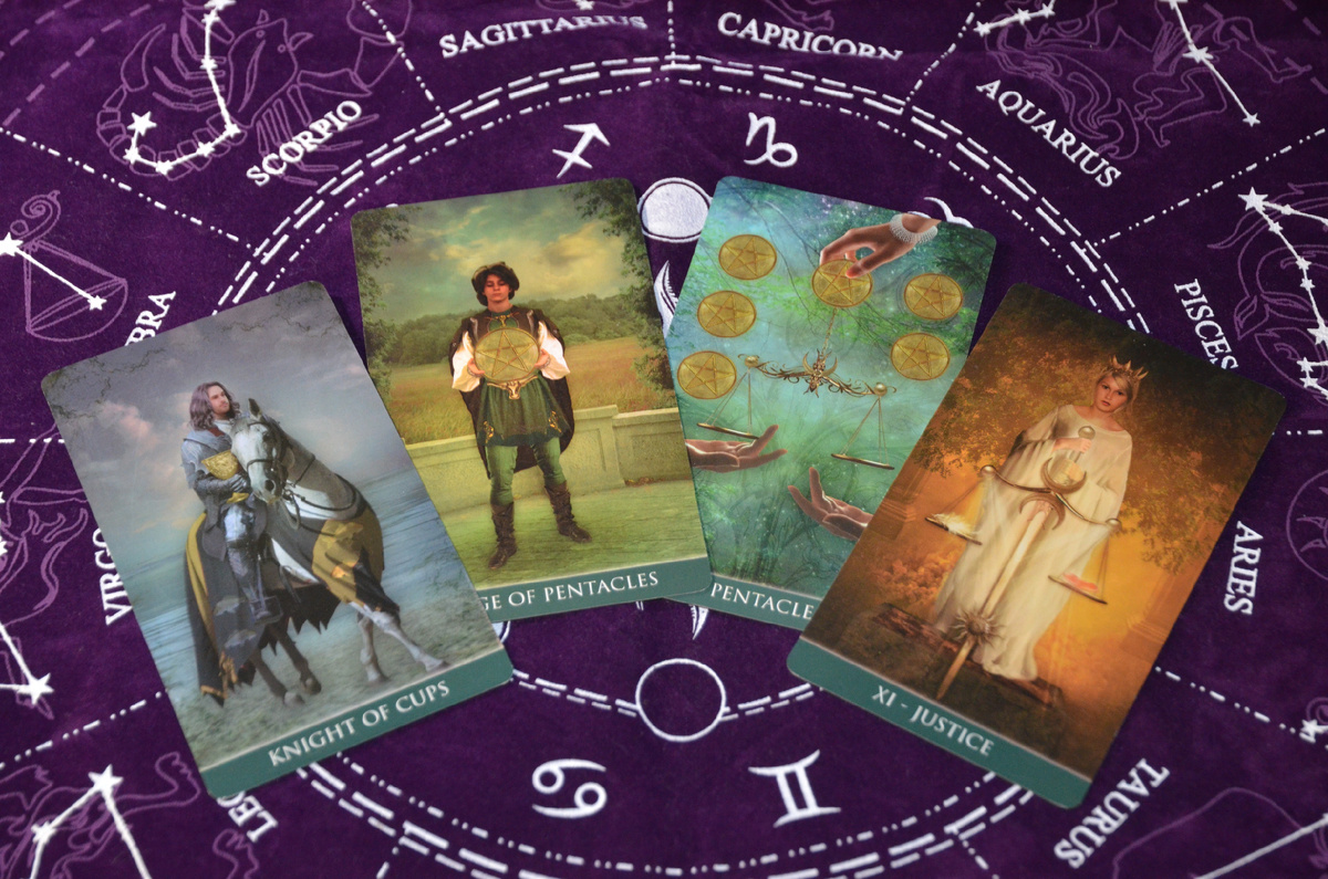 Магия и Таро простыми словами. Таро расклад: Кто из двух мужчин принесет вам истинное счастье?