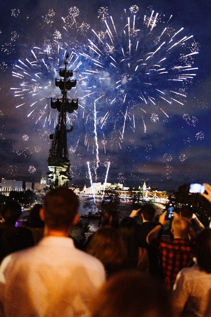 Вид на фейерверк с веранды банкетной площадки "КРЫМ terrace Moscow"