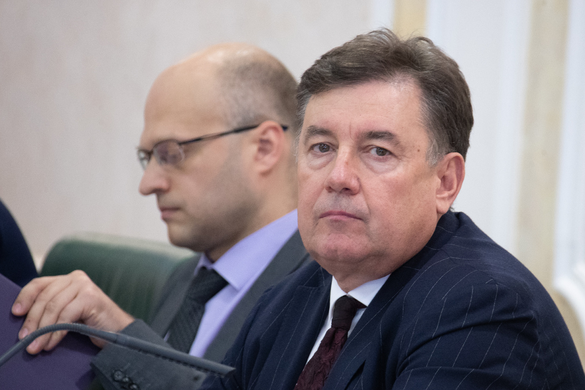 Виктор Момотов (на переднем плане). Federation Council of Russia  / Globallookpress.com