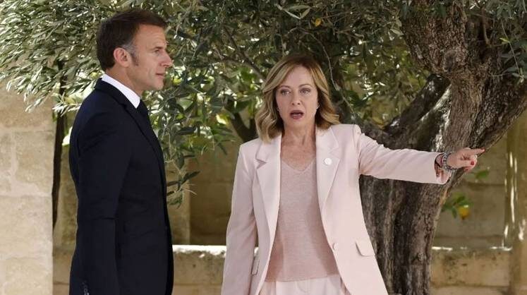    PHOTIBANK Эммануэль Макрон и Джорджия Мелони