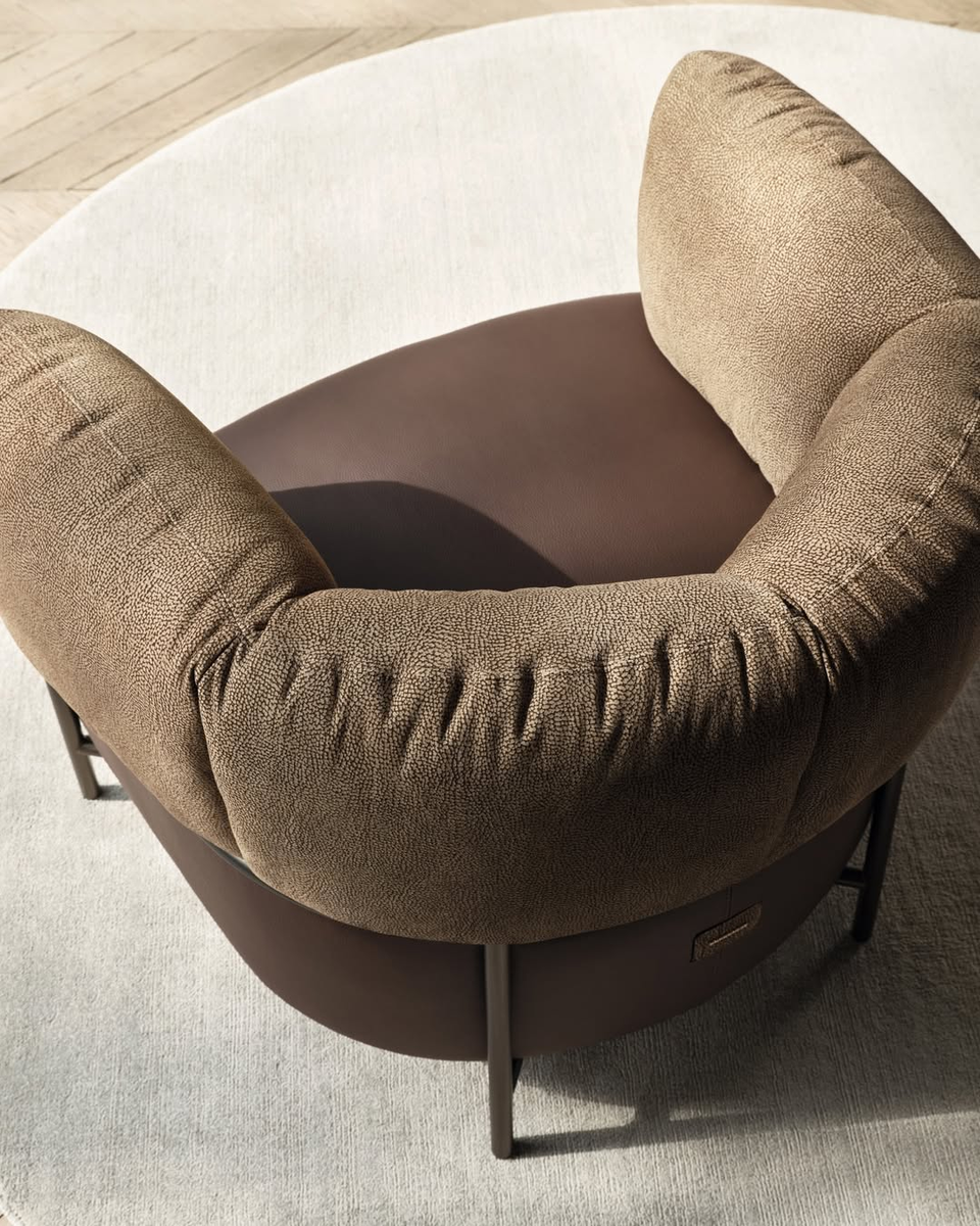 Прикосновение истории: культовый узор O.P. (Occhio di Pernice) от Borbonese, впервые воплощенный в предмете интерьера.