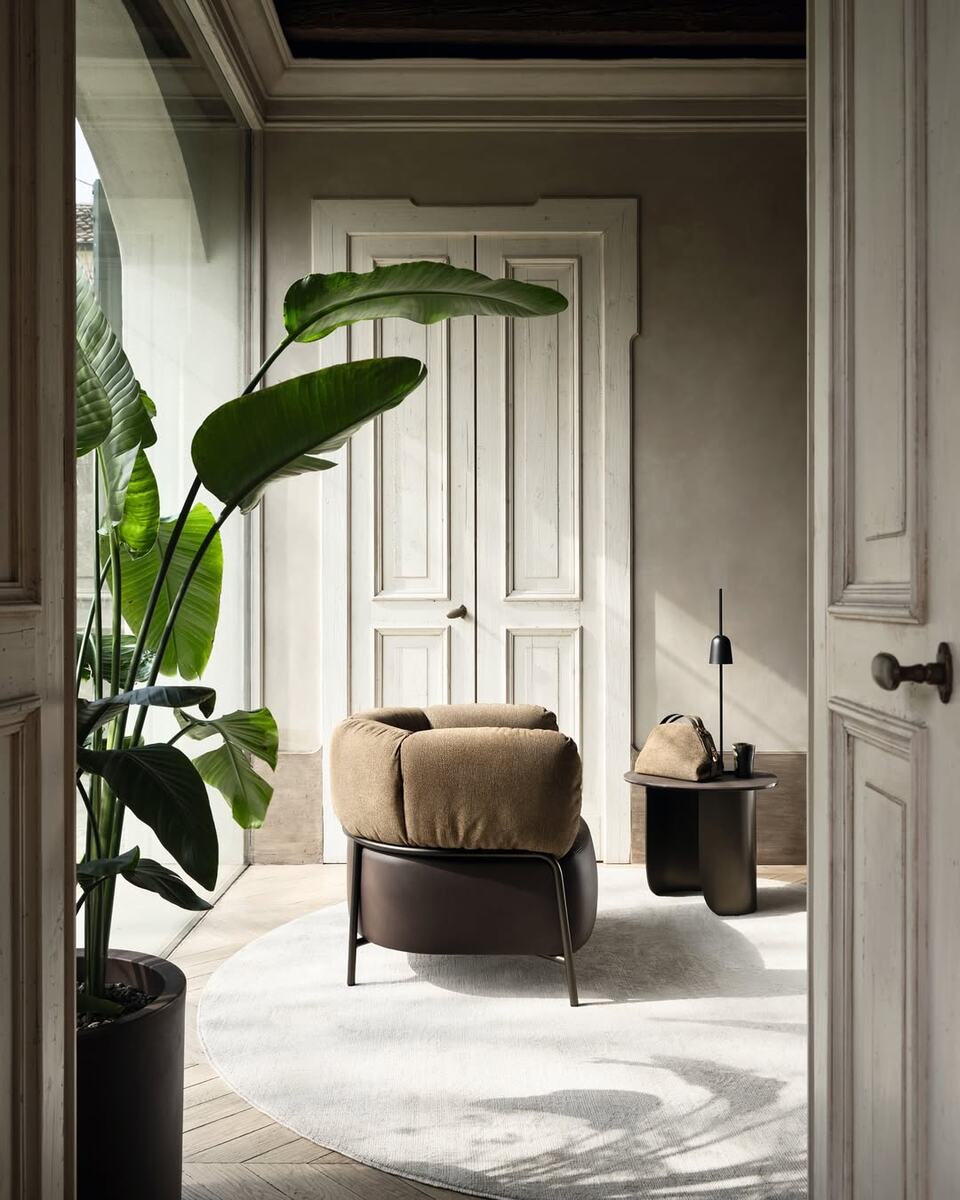 Когда мода и дизайн говорят на одном языке. Кресло Quadrotta, созданное в союзе Calligaris и легендарного дома Borbonese.