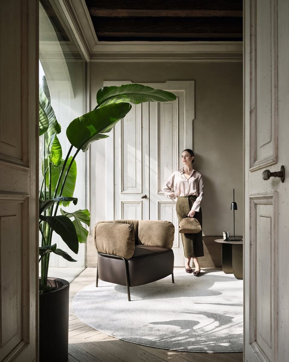 Когда мода и дизайн говорят на одном языке. Кресло Quadrotta, созданное в союзе Calligaris и легендарного дома Borbonese.