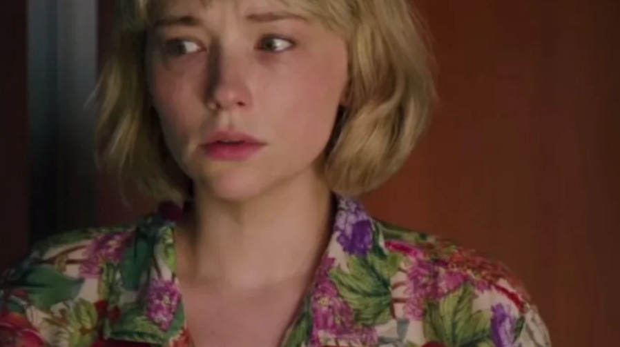 «Глотай» (2019), режиссер Карло Мирабелла-Дэйвис