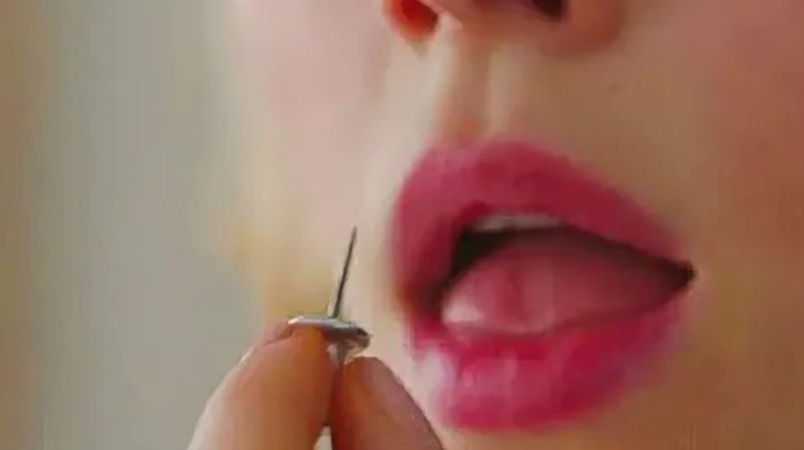 «Глотай» (2019), режиссер Карло Мирабелла-Дэйвис