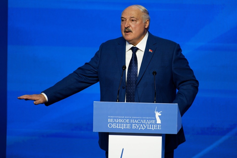    Президент Белоруссии Лукашенко потребовал увеличить экспорт промышленных товаров Иван МАКЕЕВ
