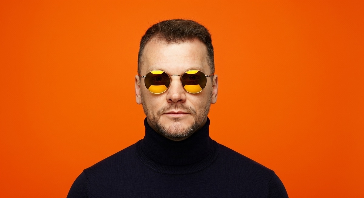 Привет, меня зовут Евгений Старков.