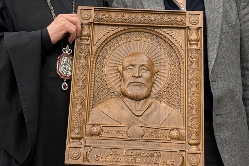 В тверской кафедральный собор передали иконы для слепых