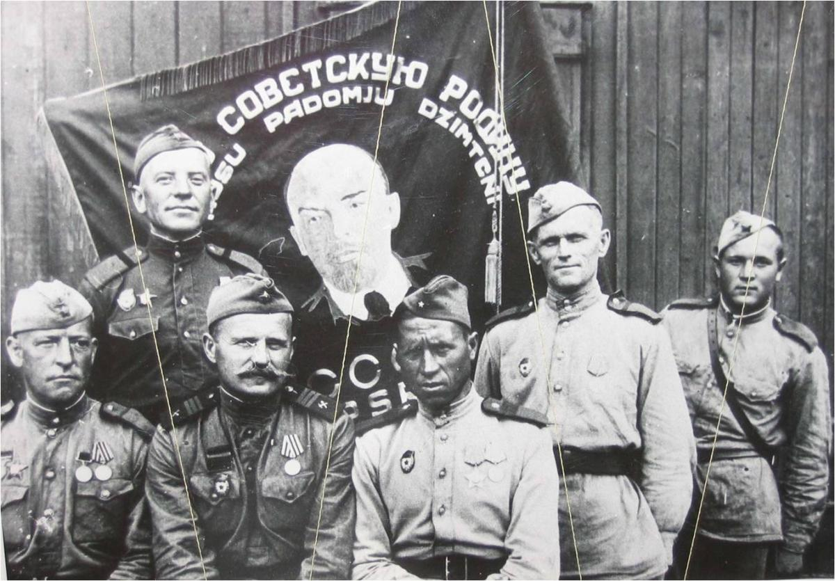 201-ая латышская стрелковая дивизия. Летом 1942 г. они совершили крупнейшую на оккупированной территории СССР диверсию – подорвали в Цекуле 9 тыс.т. боеприпасов немецкой армии.