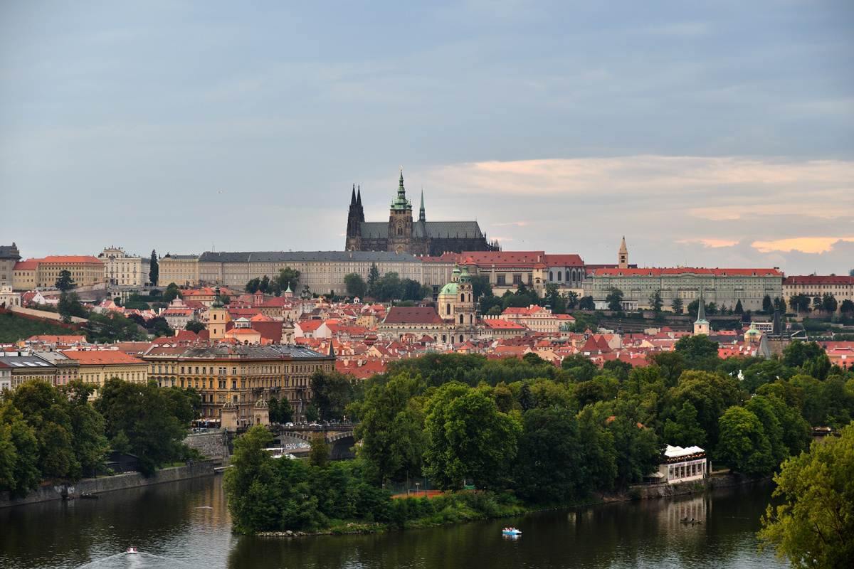  Вид на Маластранскую сторону Праги и Пражский Град. Фотография: Соловьёв В.Ю.