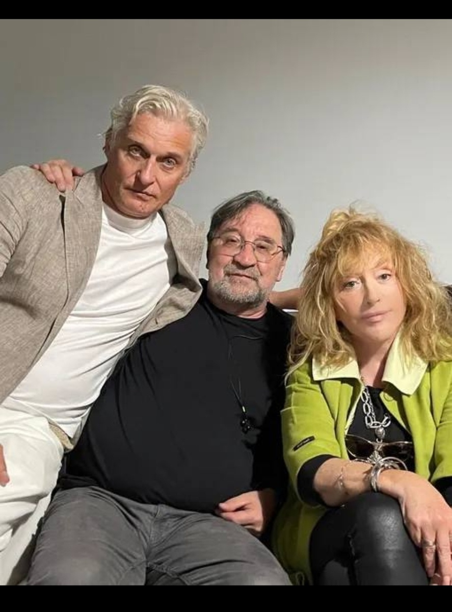 "Любимые" иноагенты  в изгнании обсуждают "рабов и холопов "