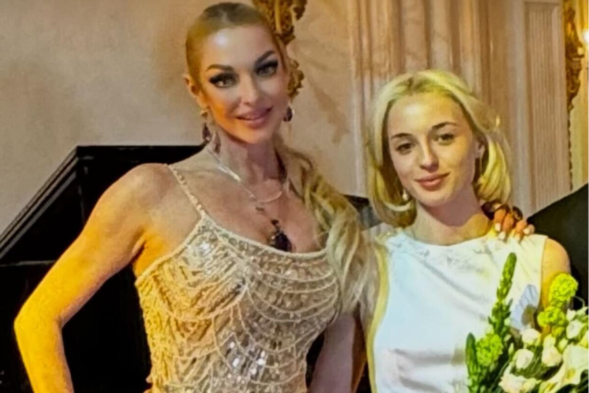    Анастасия Волочкова с дочерью соцсети