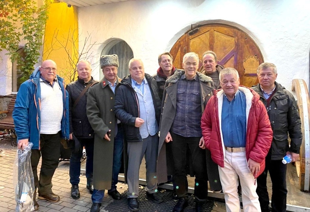 прошлогодняя встреча выпускников моей роты из Кировоградского ВЛУГА ;40 ЛЕТ, куда я не попал