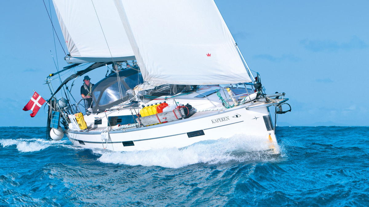 Bavaria Cruiser 37 Kaparen, принадлежащий Карстену Педерсену, завершает гонку ARC, доказывая, как и многие другие суда, что серийные лодки способны пересекать океаны. Фото: Тим Райт