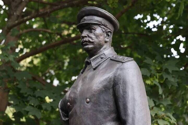 Памятник Иосифу Сталину в Вологде останется на своем месте