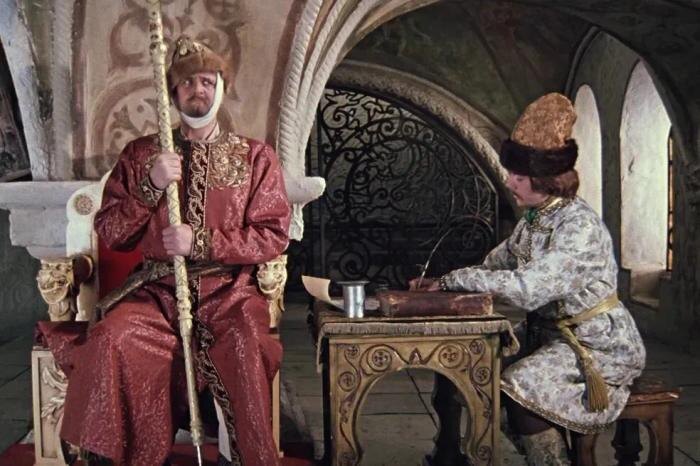 Обложка © фильм «Иван Васильевич меняет профессию», режиссер Леонид Гайдай, сценаристы Владлен Бахнов и др. / Kinopoisk