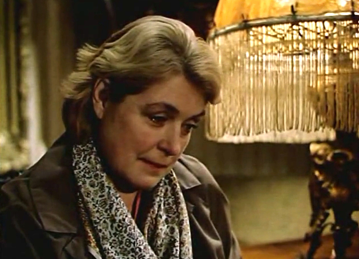 Кадр из кинофильма "По главной улице с оркестром", 1986 г., режиссер Петр Тодоровский, сценаристы Александр Буравский, Петр Тодоровский, композитор Петр Тодоровский (скриншот)