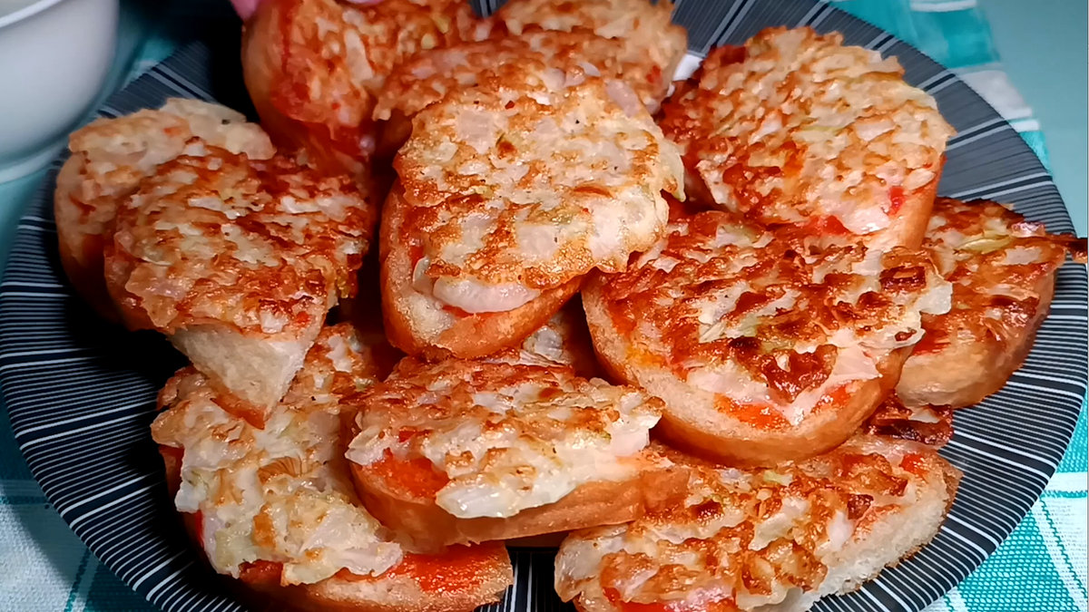 ⭐ Горячие бутерброды с луком на сковороде