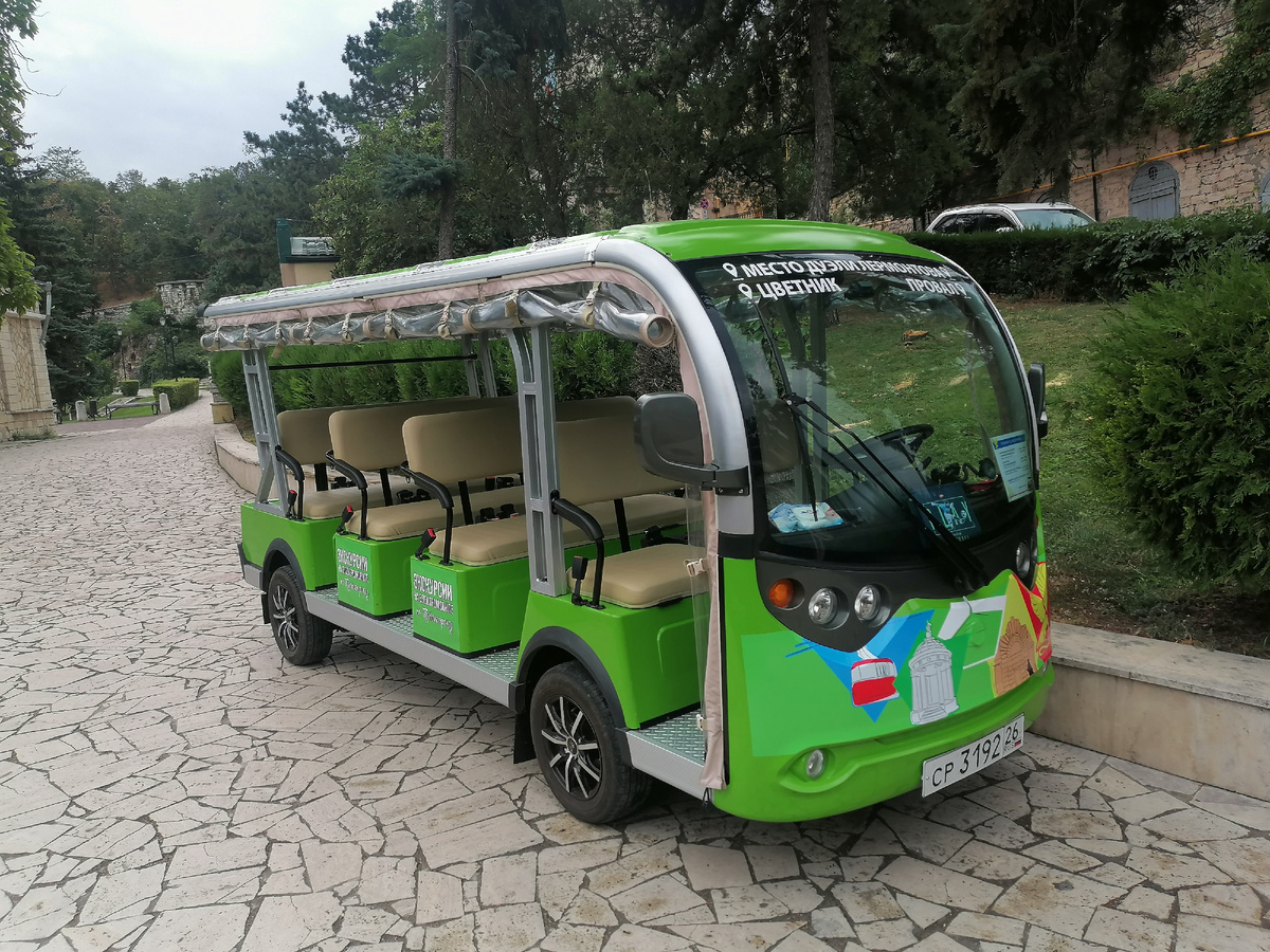 Экскурсионный электромобиль. 8 августа 2025 года.