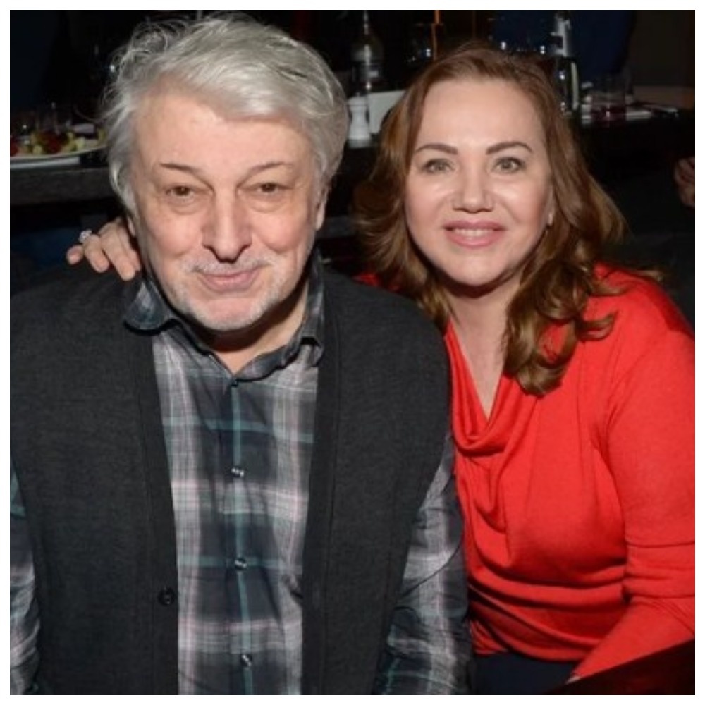 С второй женой Ириной