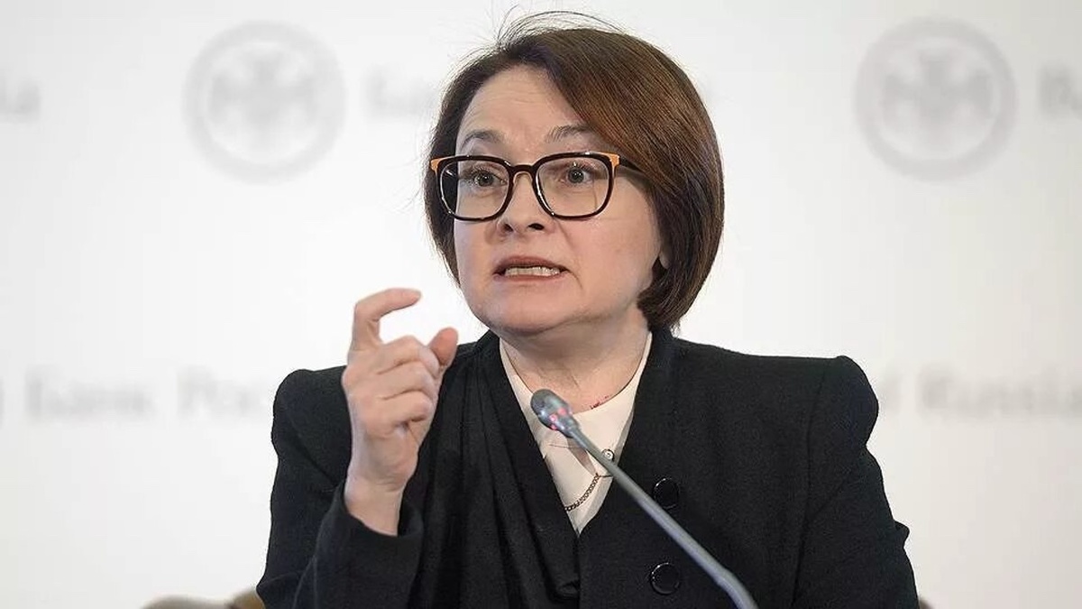 Россияне могут начать снимать деньги с вкладов при резком снижении ключевой ставки