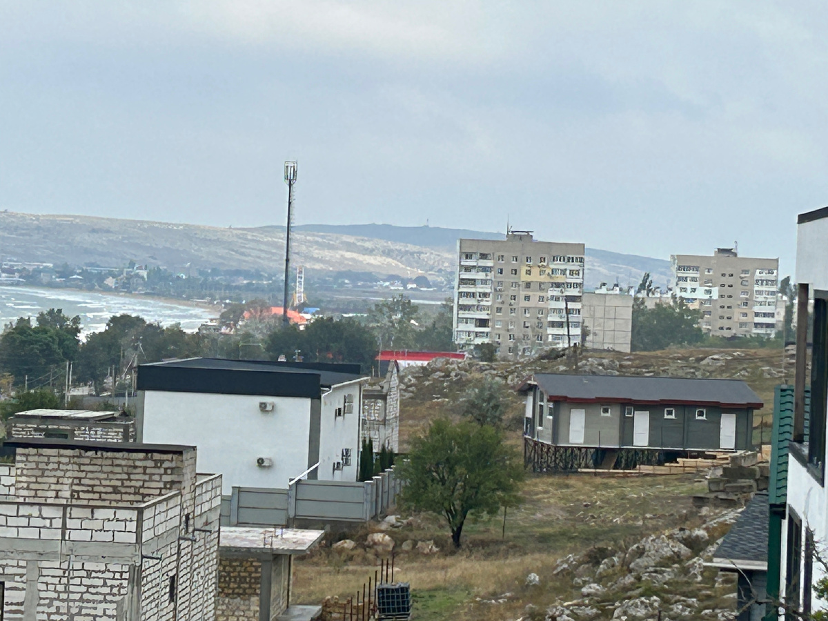 Вид на Щёлкино из нашего СНТ