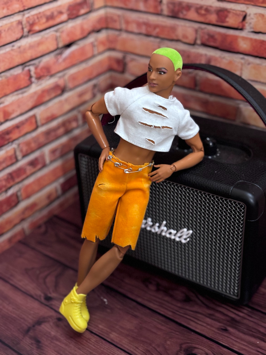 Просто шорты и футболка