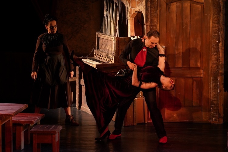    Фото сообщества Новошахтинского театра во "ВКонтакте" Редактор