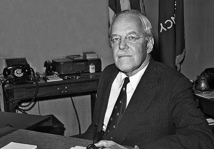 На илл.: Аллен Даллес